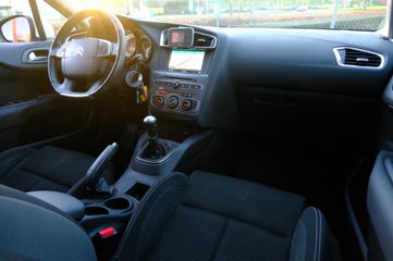 Voertuigafbeelding 4