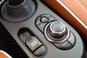 Voertuigafbeelding 14