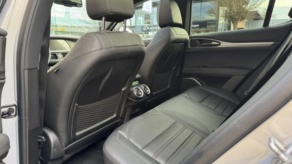 Voertuigafbeelding 12