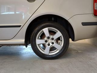 Voertuigafbeelding 8