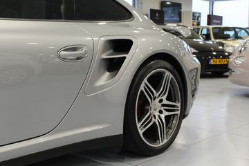 Voertuigafbeelding 3