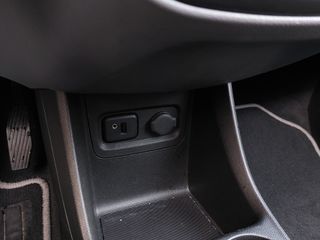 Voertuigafbeelding 12