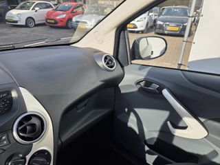 Voertuigafbeelding 6