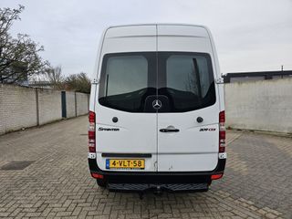 Voertuigafbeelding 3