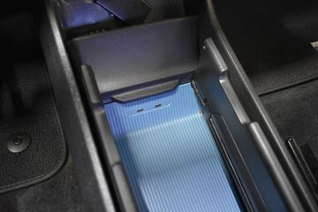 Voertuigafbeelding 12