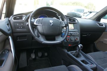 Voertuigafbeelding 5