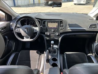 Voertuigafbeelding 12