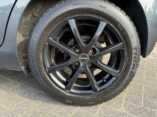 Voertuigafbeelding 8