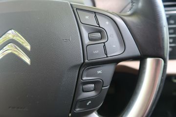 Voertuigafbeelding 12