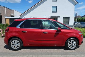 Voertuigafbeelding 4