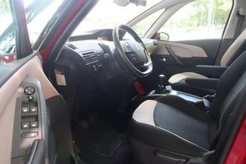 Voertuigafbeelding 6