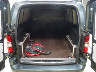 Voertuigafbeelding 4