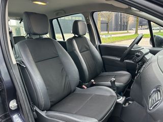 Voertuigafbeelding 16