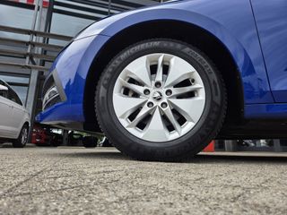 Voertuigafbeelding 9