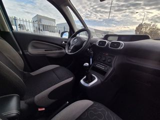 Voertuigafbeelding 15