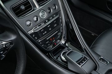 Voertuigafbeelding 19