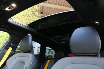 Voertuigafbeelding 5