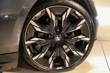 Voertuigafbeelding 6