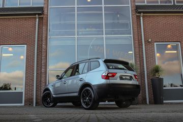 Voertuigafbeelding 3