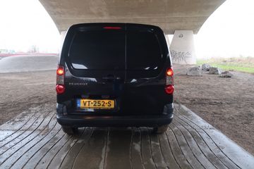 Voertuigafbeelding 6