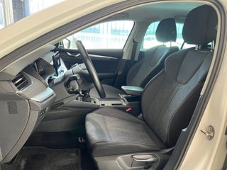 Voertuigafbeelding 8