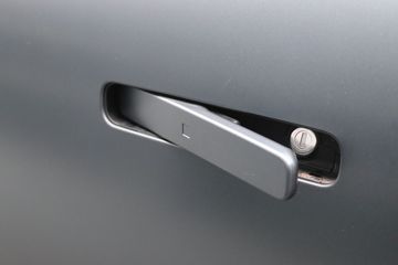 Voertuigafbeelding 8