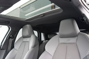 Voertuigafbeelding 4