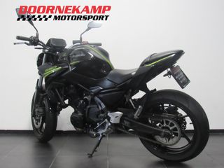 Voertuigafbeelding 4