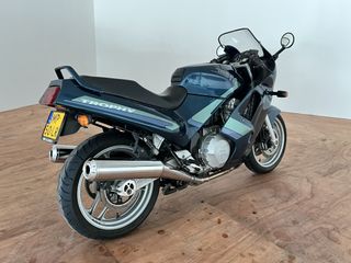 Voertuigafbeelding 8