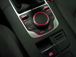 Voertuigafbeelding 12