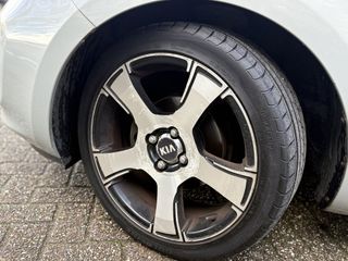 Voertuigafbeelding 17