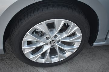 Voertuigafbeelding 32