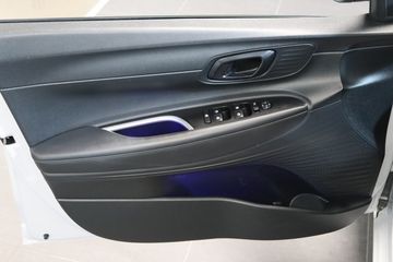 Voertuigafbeelding 8