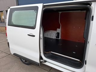 Voertuigafbeelding 14