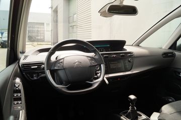 Voertuigafbeelding 8