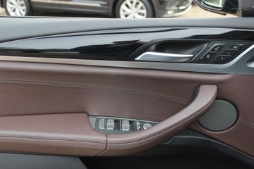 Voertuigafbeelding 35