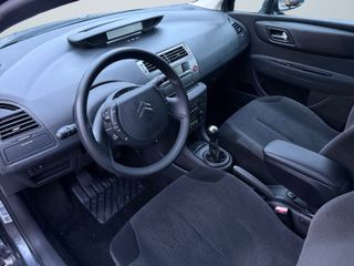 Voertuigafbeelding 12