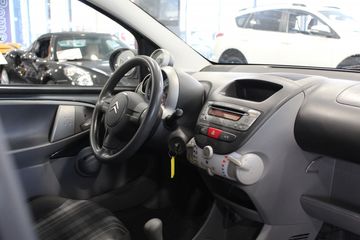 Voertuigafbeelding 6