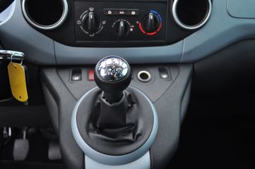 Voertuigafbeelding 16