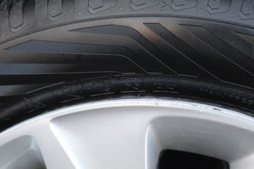 Voertuigafbeelding 4