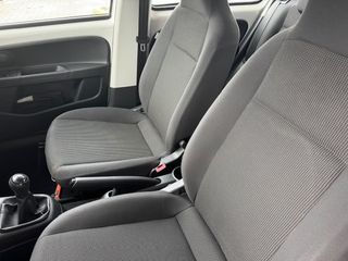 Voertuigafbeelding 6