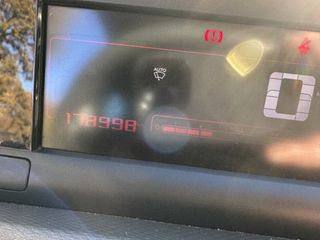 Voertuigafbeelding 9