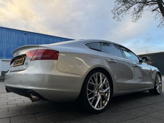 Voertuigafbeelding 8