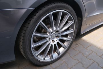 Voertuigafbeelding 12