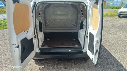 Voertuigafbeelding 6