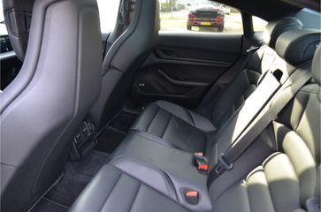 Voertuigafbeelding 12