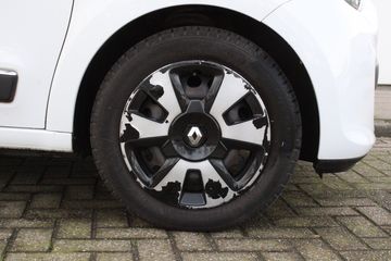 Voertuigafbeelding 6