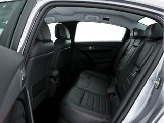 Voertuigafbeelding 8