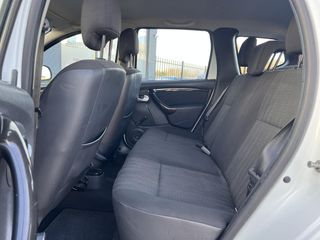 Voertuigafbeelding 9