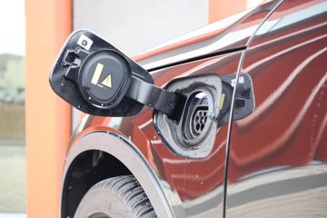 Voertuigafbeelding 12